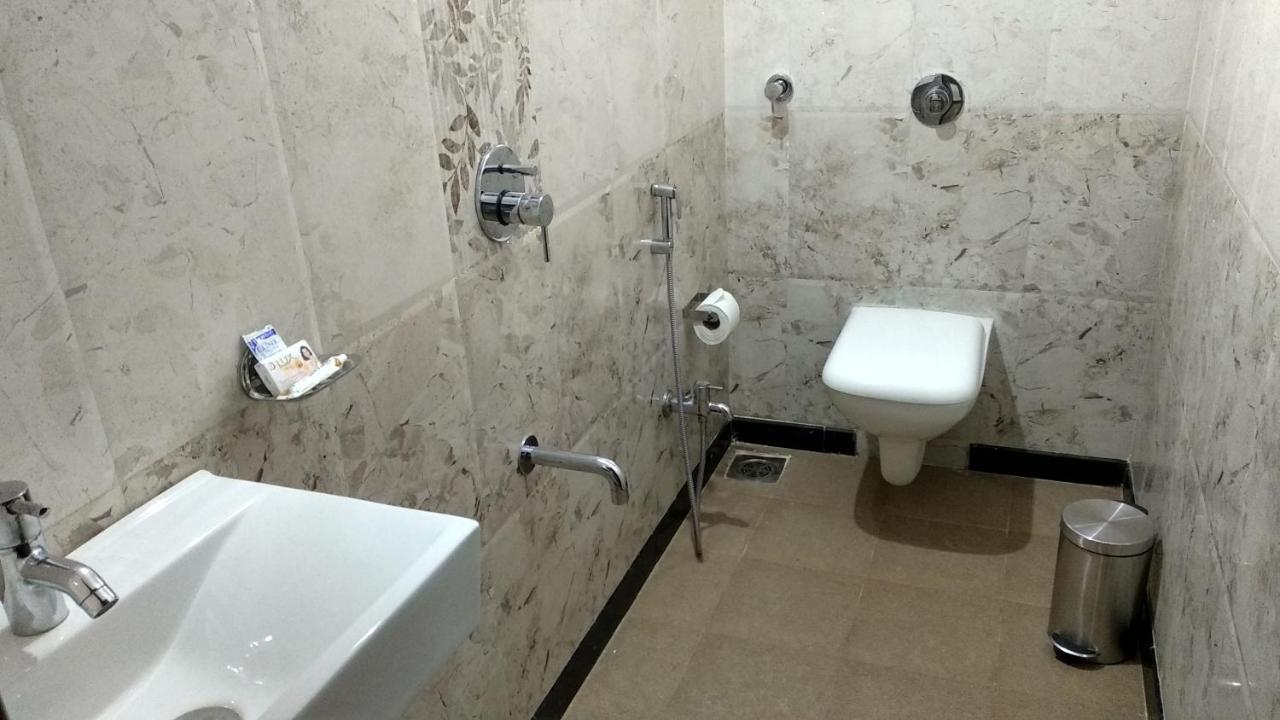 Hotel 7 Seas Вагатор Екстер'єр фото