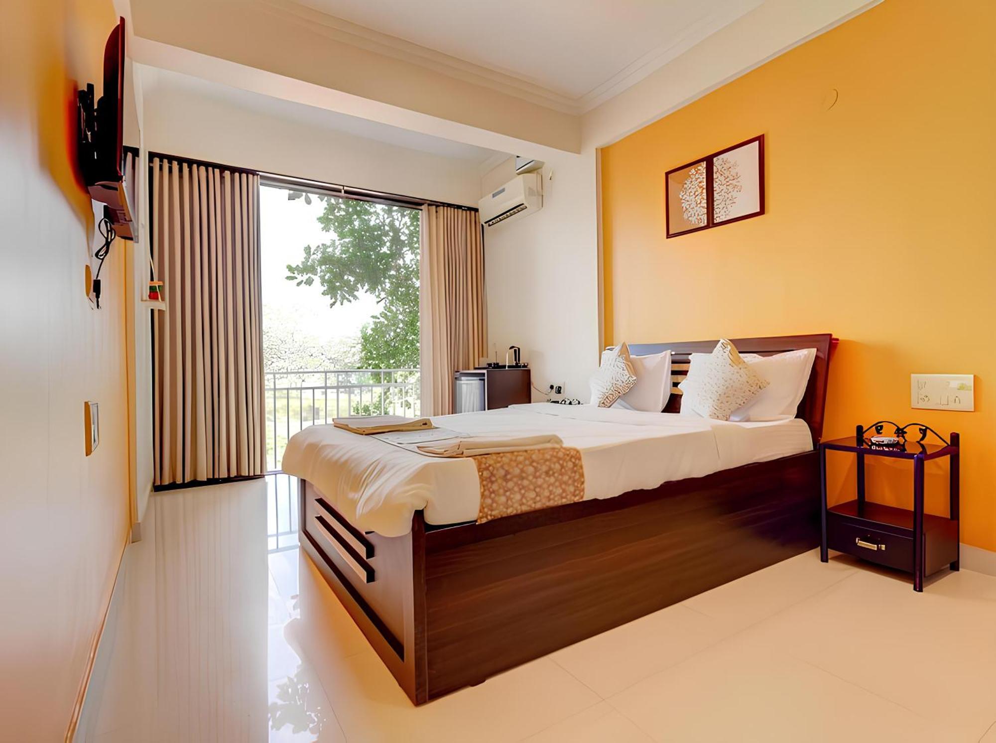 Hotel 7 Seas Вагатор Екстер'єр фото