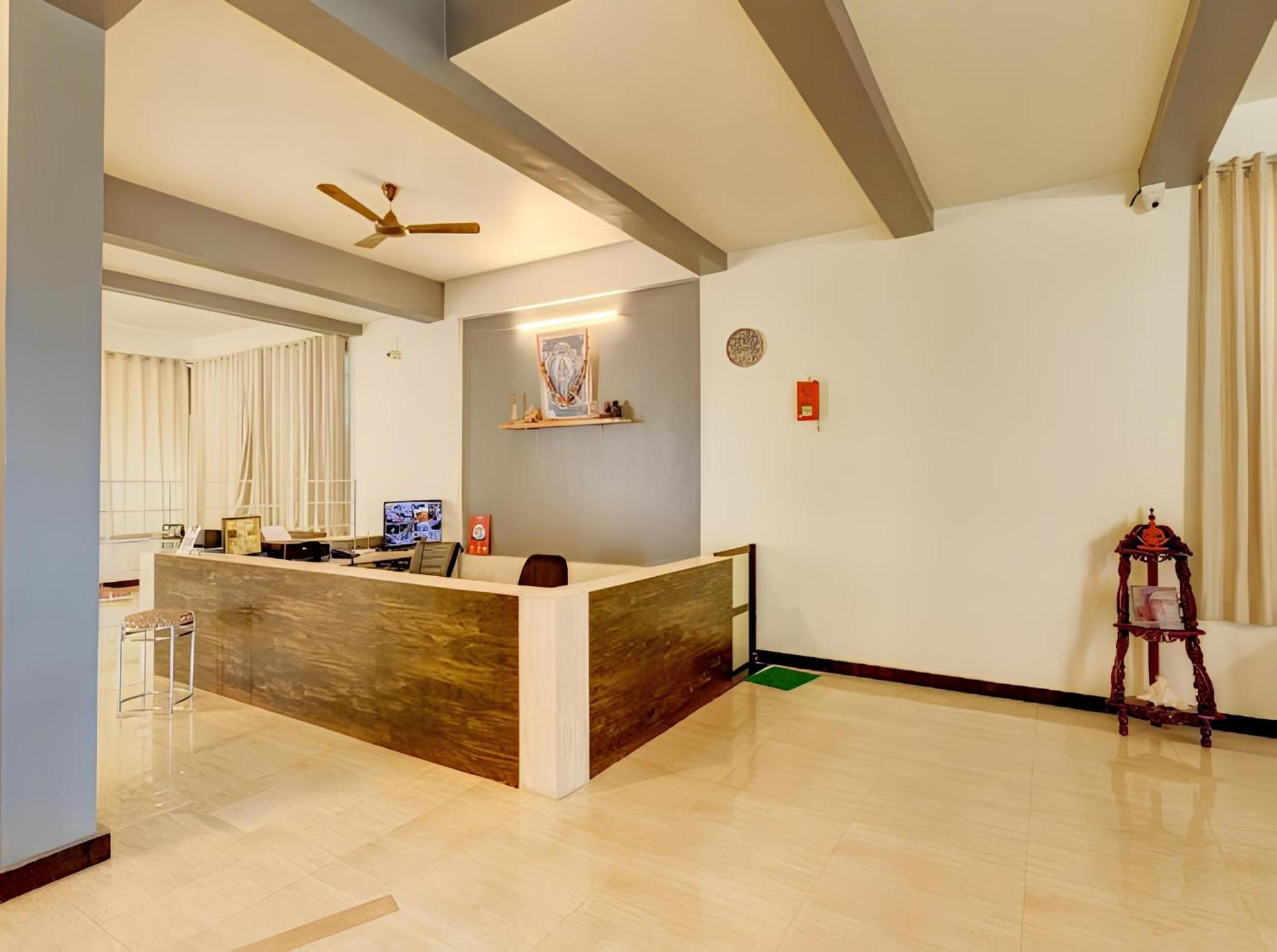 Hotel 7 Seas Вагатор Екстер'єр фото