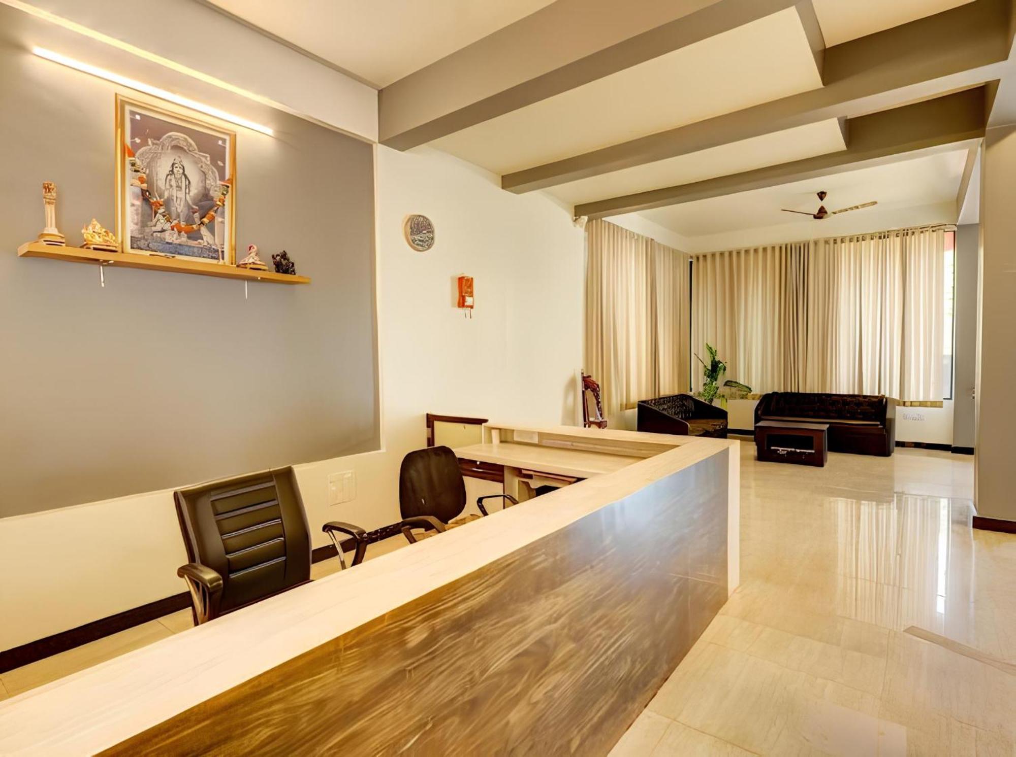 Hotel 7 Seas Вагатор Екстер'єр фото